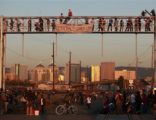 Protesters shut Oakland port