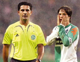 Bundesliga referee Rafati stable after suicide attempt