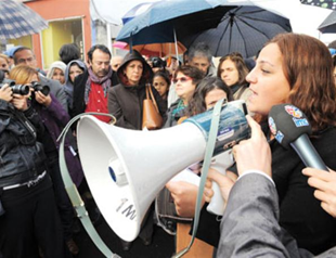 Turkish intellectuals protest arrest of publisher