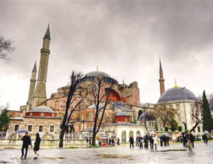 Earthquake sparks worry over the historic monuments