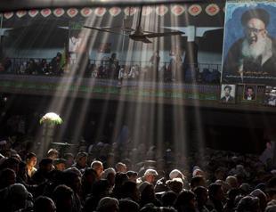 Suicide bomber attacks shrine in Kabul, kills 48