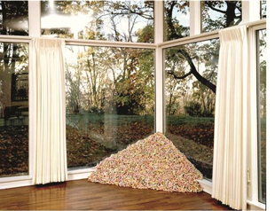 Biennial to remain open during holiday