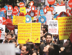 Delegation to question media, Internet freedom