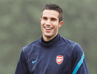Van Persie set to play in Dortmund match