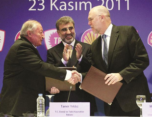 Turkey strikes oil, gas deal with Shell