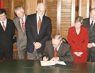 Canada withdraws from landmark Kyoto accord