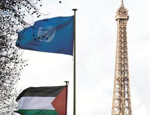 Abbas raises flag of Palestine at UNESCO