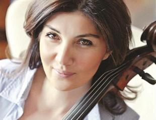 Greek, Turkish musicians on stage