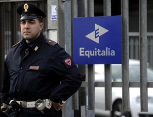 Letter bomb explodes at Italy tax office