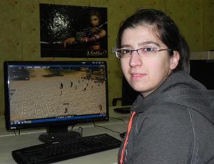 Mother of 2 begs for weapons after online heroes robbed