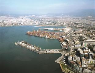 Chronic trade deficit moderately narrows