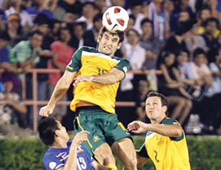 Australia beat Thais to advance