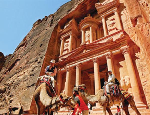 Turkish tourism gains as revolts hit Arab countries