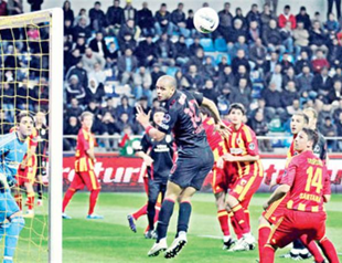 Lions seek to keep pace at the top