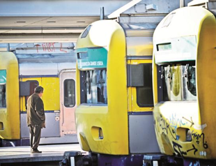 Workers strike against Portuguese budget cut