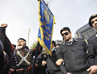 Greeks ease fears of coup