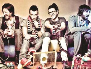 Electronic band live tonight