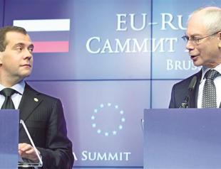 Moscow ready to invest in euro, says Russian president