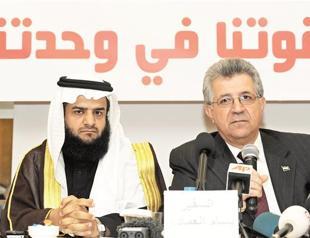 Syria dissidents mull to accept newcomer