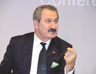 Trucks bypass Syria on ships to Egypt