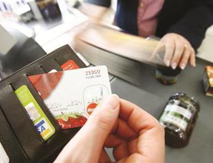 Regulator cuts credit card limits to reduce risk