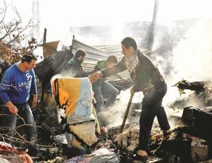 Tent fires in quake-hit Van cause fear among residents