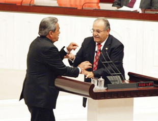 CHP urges AKP deputy to quit for Parliament brawl