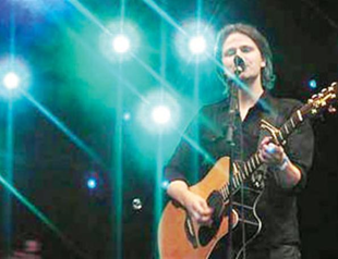 Tom McRae to play at Istanbul club tonight