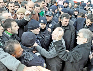 Turkeys disaster agency struggles in Van quake test