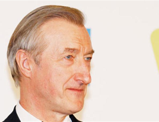 Booker winner andpoet vie for UK’s Costa prize