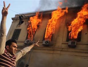 Egypts ruling generals face mounting criticism