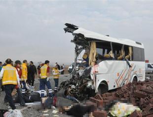 Turkish road accident kills 25