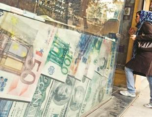 Iran worried over plunging currency