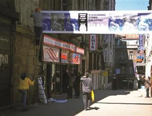 İKSV volunteers work to save Emek cinema from demolition