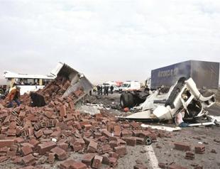 Traffic accident kills 25 in SE Turkey, 16 injured