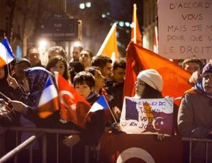 France votes punishment in new genocide law