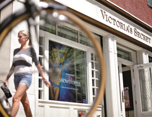 Istanbul welcomes first Victoria’s Secret store