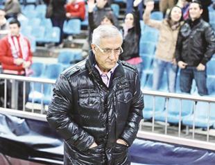 Atletico Madrid coach Manzano on the brink after cup exit