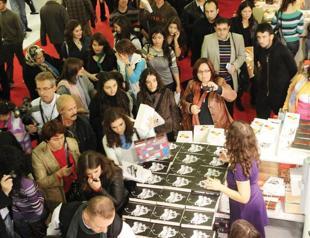 Publishers relish rising sales at virtual book fairs