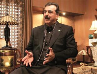 Pakistani premier fears coup conspiracy, hits out at army