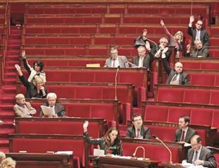 Turkey cuts contacts with France over bill