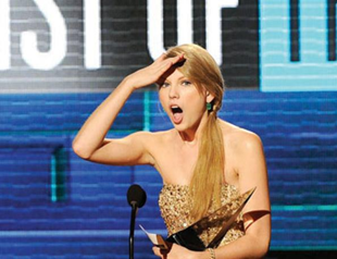 Taylor Swift wins big at American Music Awards