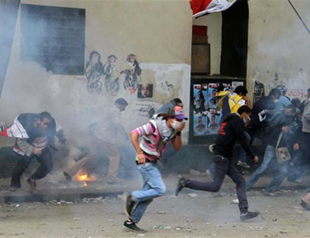 Two killed, hundreds wounded in Egypt protest clashes