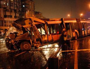 25 injured in Istanbul city bus accident