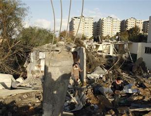 Israeli raid kills 3 Gazans, rockets fired at Israel