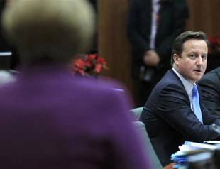 23 EU nations agree to new treaty to save euro