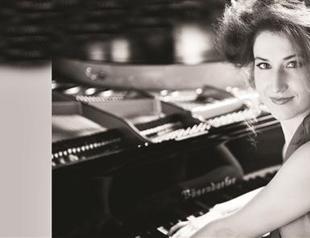 Istanbul recital with two violins, one piano