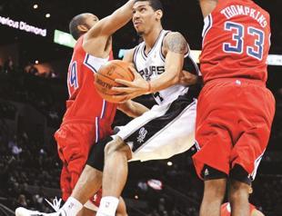 Spurs stop LA Clippers buzz with lopsided win