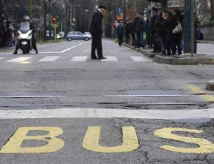 Italys civil servants strike over austerity plan