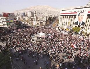 Russian shift makes Syria sign road map